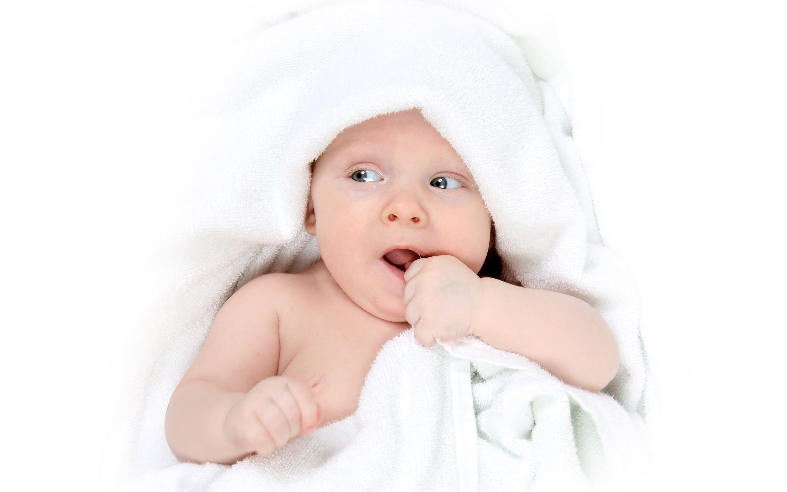 东莞捐卵招聘捐卵女孩面对宝宝的耳屎该如何清理？